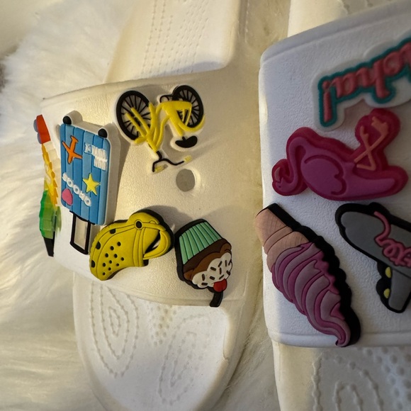 Croc Slides with 18 charms. Size Women 6 - Picture 10 of 14